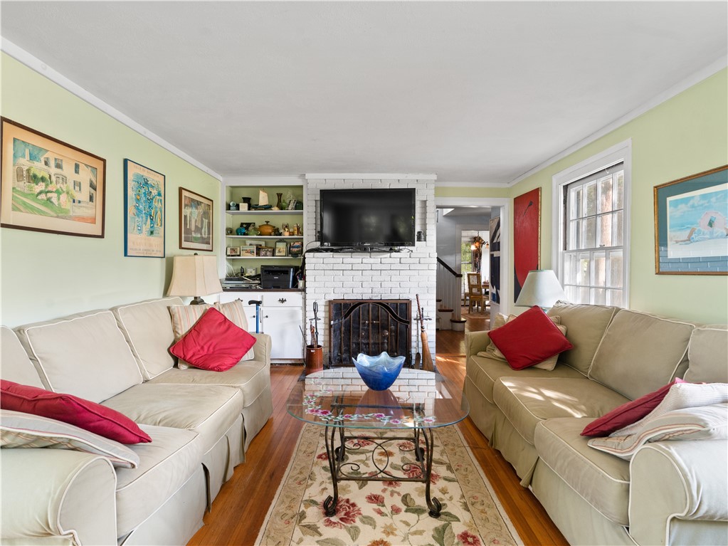 37 Wagner Road Westerly, RI 02891 - Photo 4 of 31