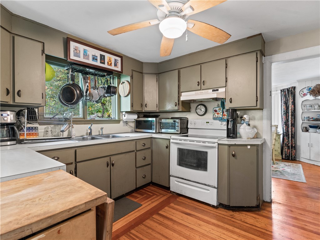 37 Wagner Road Westerly, RI 02891 - Photo 7 of 31