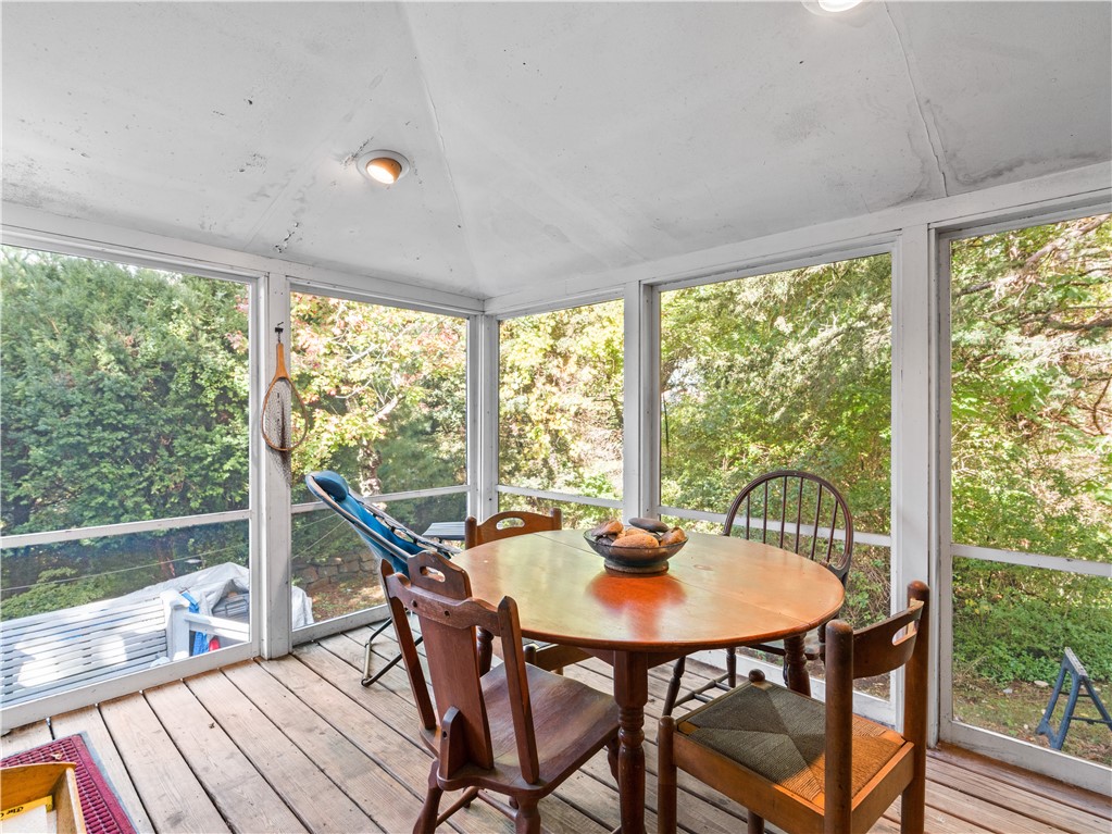 37 Wagner Road Westerly, RI 02891 - Photo 9 of 31