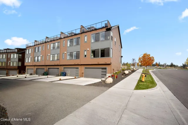 $1,030,000 | 2598 West Lumber Lane, Coeur D'Alene, ID 83814