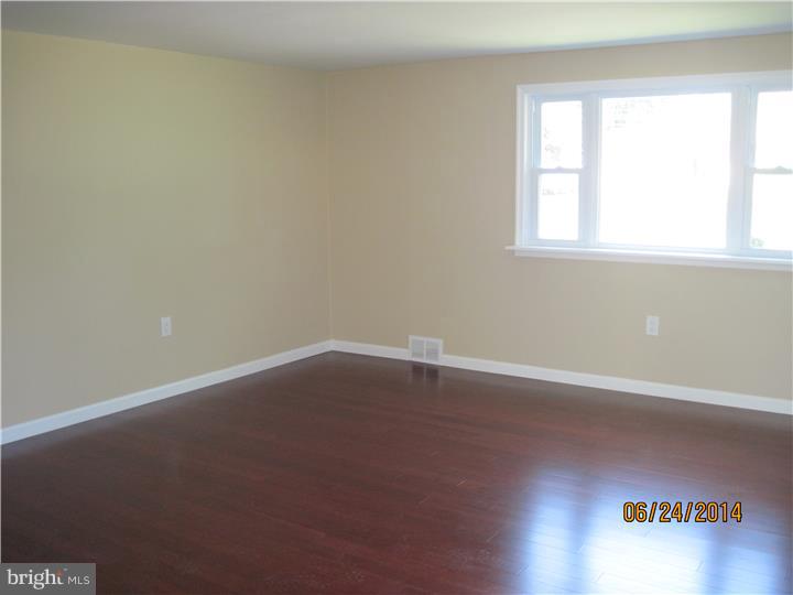 535 West County Line Road Horsham, PA 19040 - Photo 5 of 13 Family Room