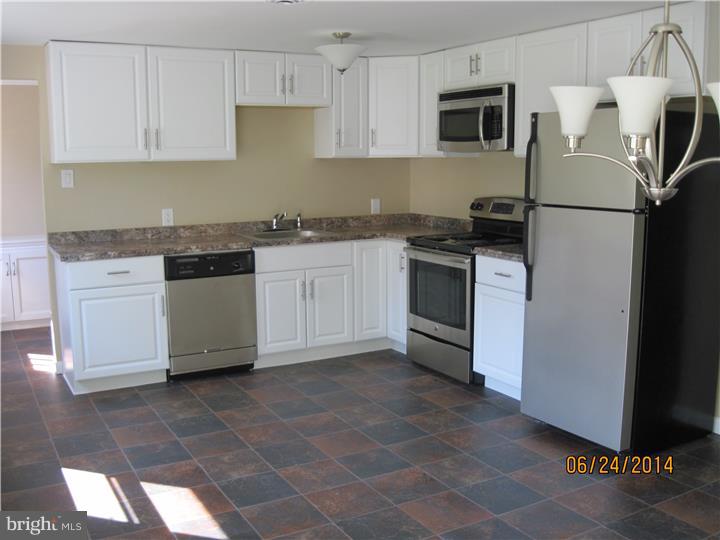 535 West County Line Road Horsham, PA 19040 - Photo 6 of 13 Kitchen