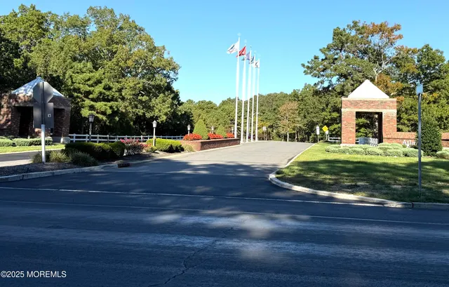 $418,000 | 53 Lookout Drive, Manahawkin, NJ 08050