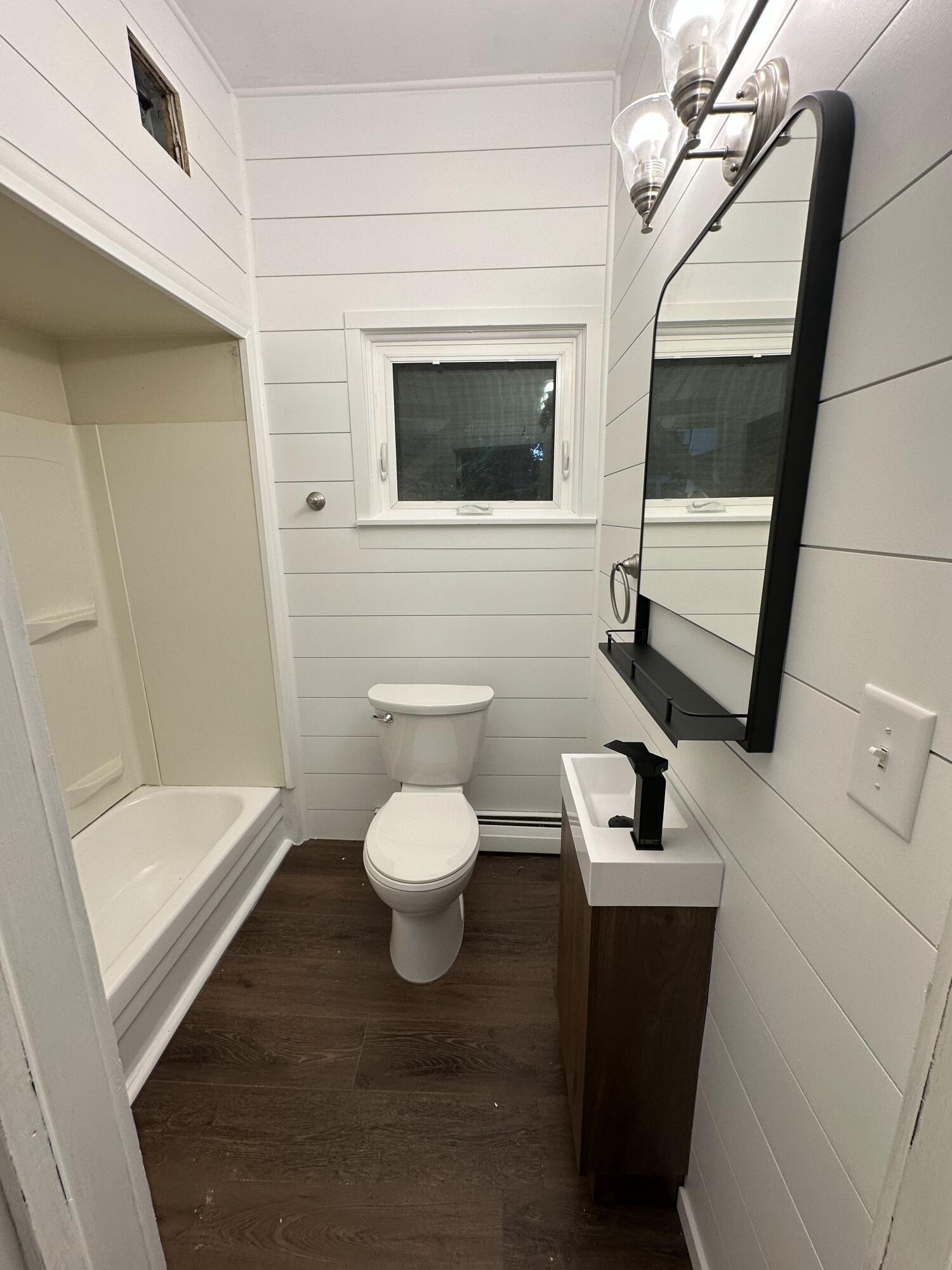 218 North Baldwin Street Whitehall, MI 49461 - Photo 12 of 15 IMG_4519