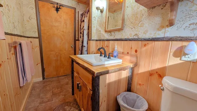 $1,985,000 | 8450 Vermilion Drive, Cook, MN 55723