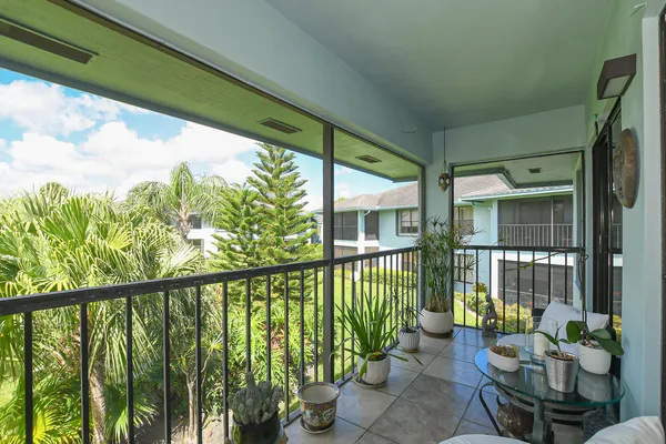 $198,800 | 950 South Kanner Highway, Unit 905, Stuart, FL 34994