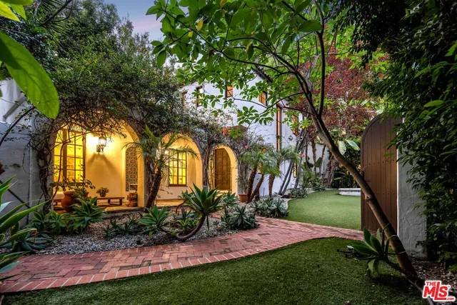 $4,875,000 | 1135 Sunset Vale Avenue, West Hollywood, CA 90069