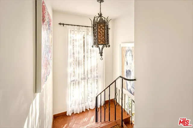 $4,875,000 | 1135 Sunset Vale Avenue, West Hollywood, CA 90069