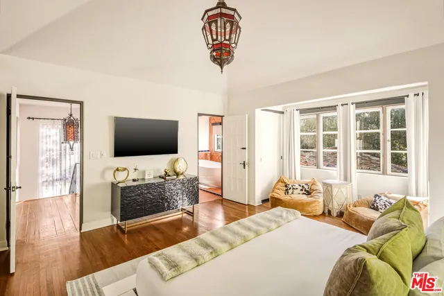 $4,875,000 | 1135 Sunset Vale Avenue, West Hollywood, CA 90069