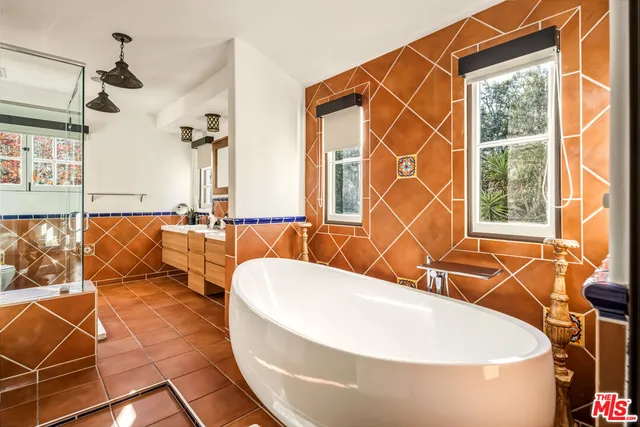 $4,875,000 | 1135 Sunset Vale Avenue, West Hollywood, CA 90069