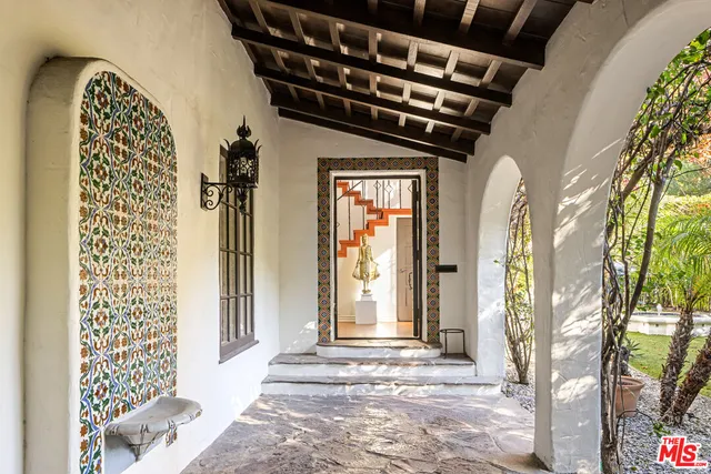 $4,875,000 | 1135 Sunset Vale Avenue, West Hollywood, CA 90069