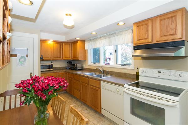 225 Winslow Road Newton, MA 02468 - Photo 8 of 18