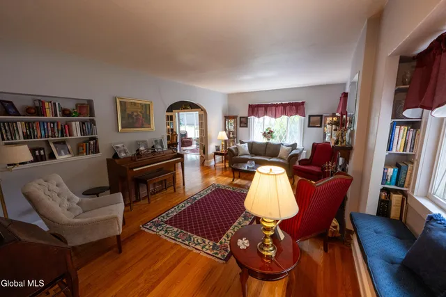 $399,900 | 20 Chester Court, Brunswick, NY 12182