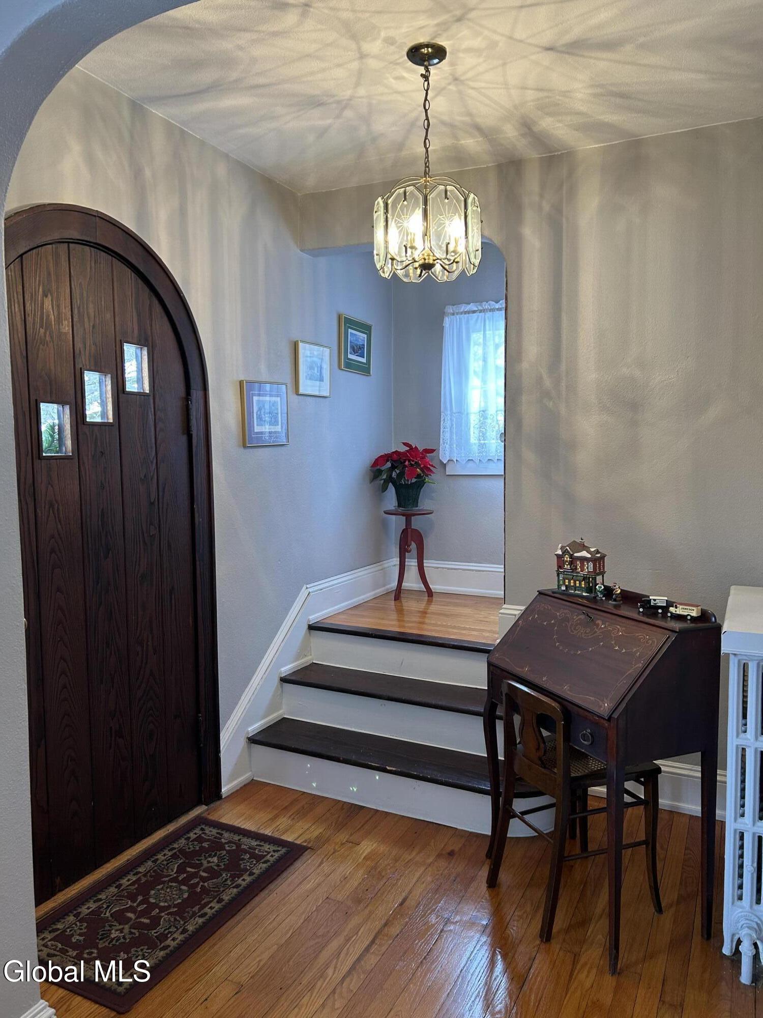 20 Chester Court Brunswick, NY 12182 - Photo 15 of 42 Vestibule xmas