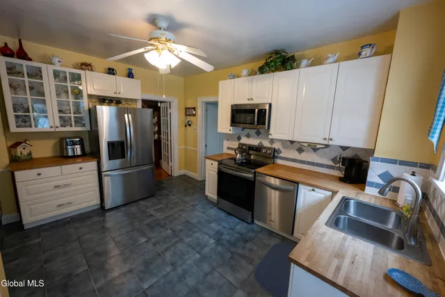 $399,900 | 20 Chester Court, Brunswick, NY 12182