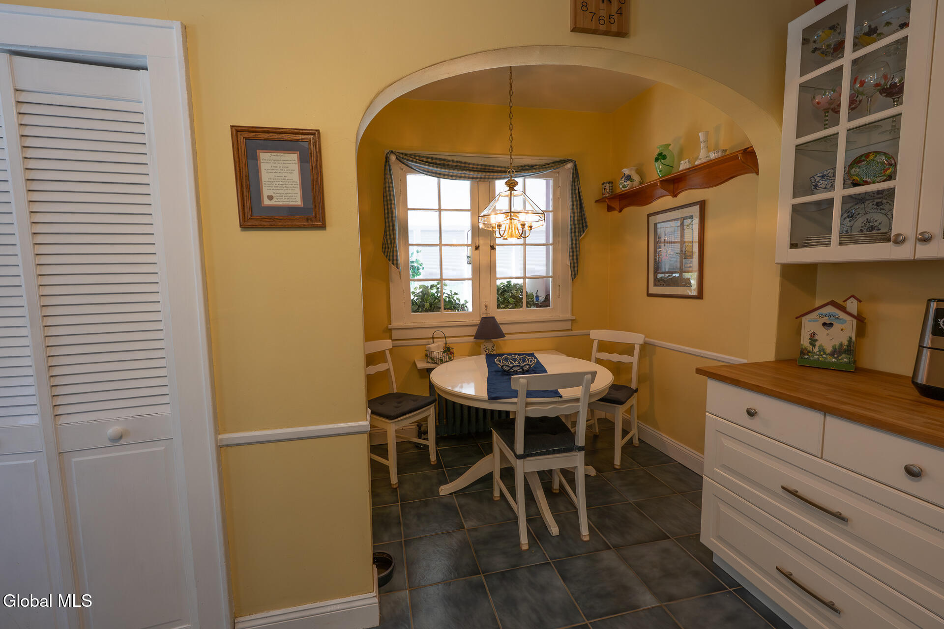 20 Chester Court Brunswick, NY 12182 - Photo 25 of 42 Breakfast nook