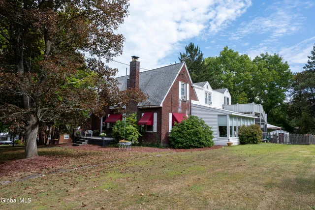 $399,900 | 20 Chester Court, Brunswick, NY 12182