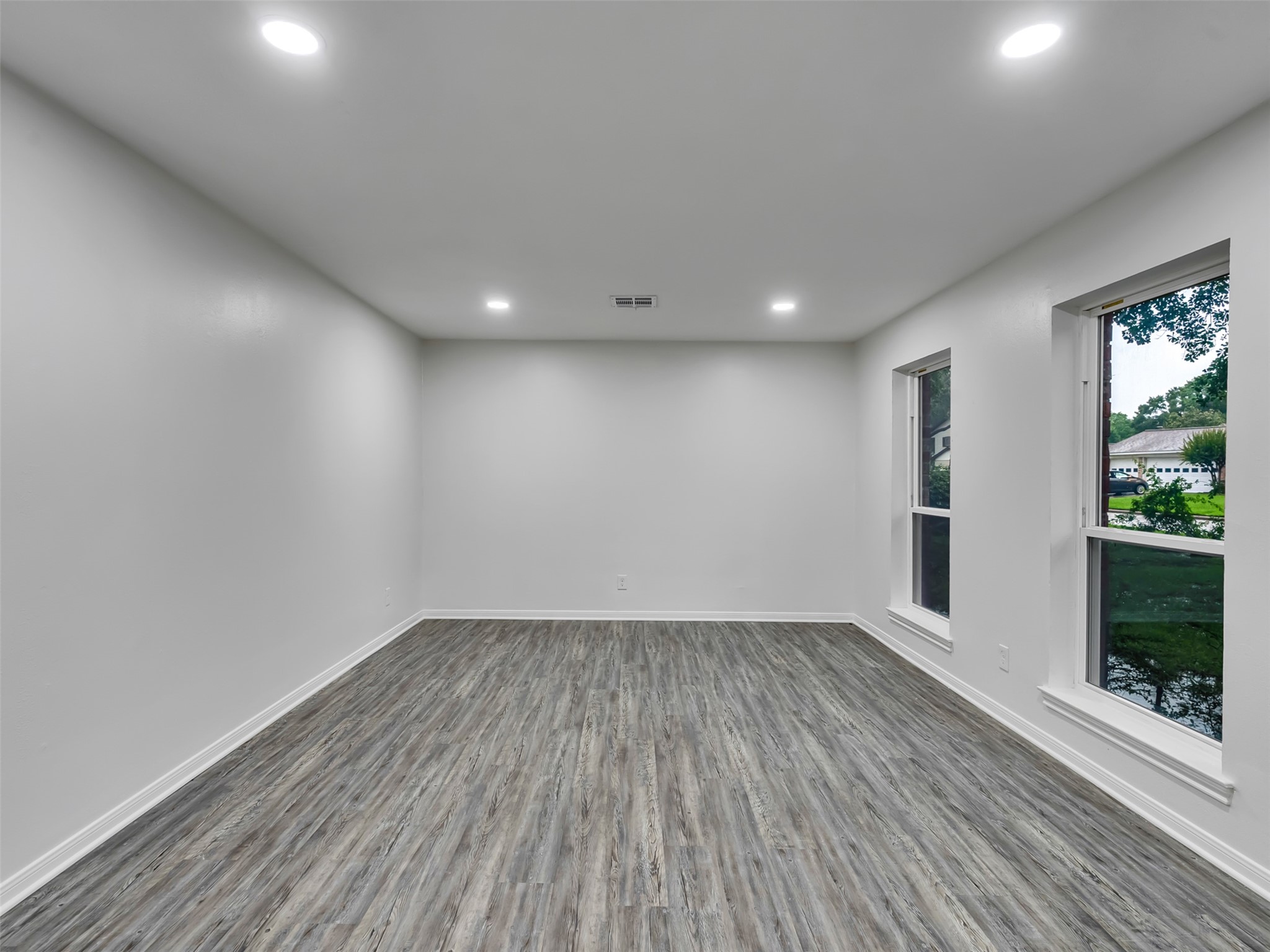 4023 Laverock Road Spring, TX 77388 - Photo 4 of 36 Spacious living room / office