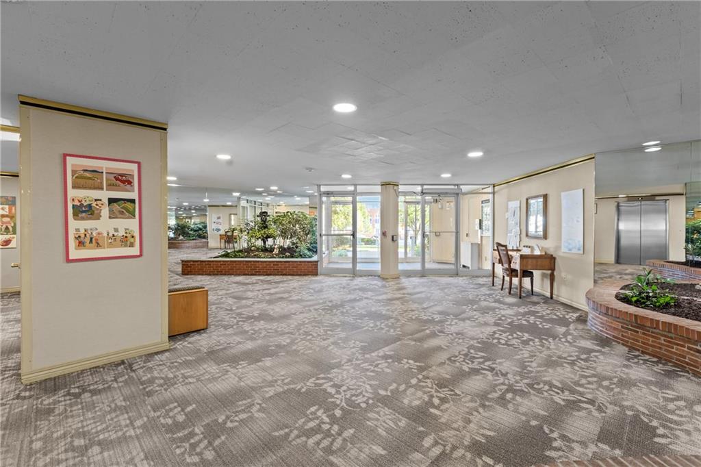 4625 Fifth Avenue, Unit 206 Pittsburgh, PA 15213 - Photo 30 of 31 a view of an empty room with a window