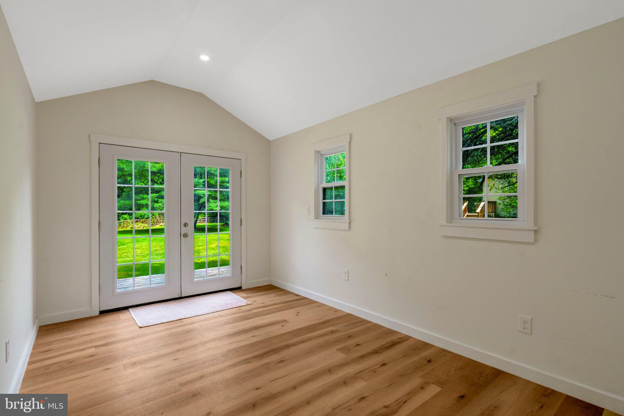 11520 Popes Head Road Fairfax, VA 22030 - Photo 34 of 46
