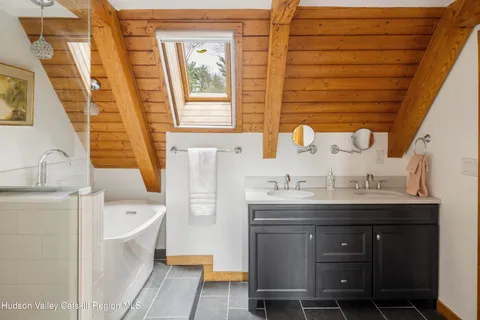 $1,195,000 | 115 Bellwood Lane, Saugerties, NY 12477