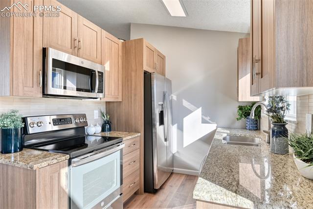 1475 Ride Lane Colorado Springs, CO 80916 - Photo 3 of 38