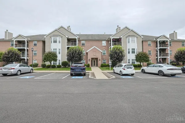 $189,900 | 4341 Regency Ridge Court, Unit 303, Cincinnati, OH 45248