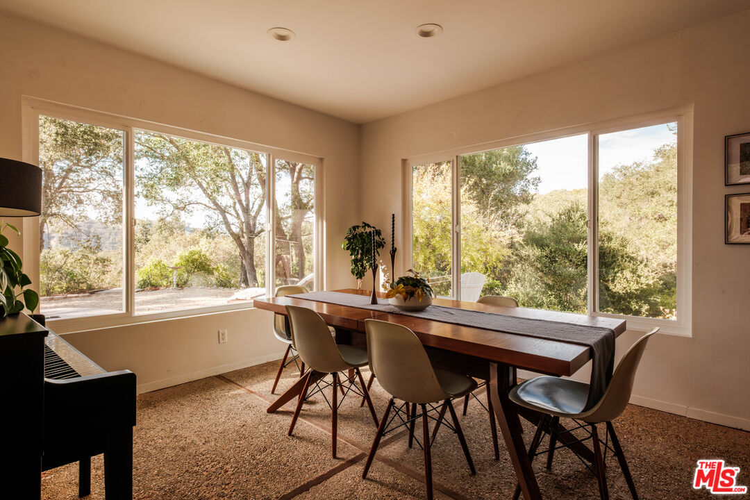 21269 Entrada Road Topanga, CA 90290 - Photo 18 of 73