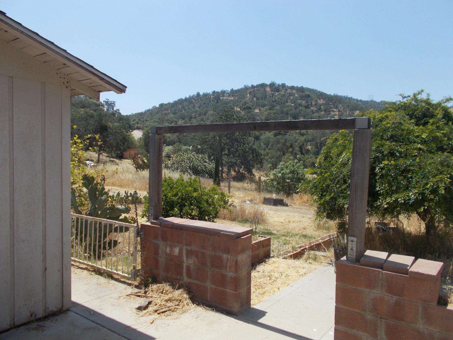 39370 Squaw Valley Road Squaw Valley, CA 93675 - Photo 17 of 25 Gallery Image 17