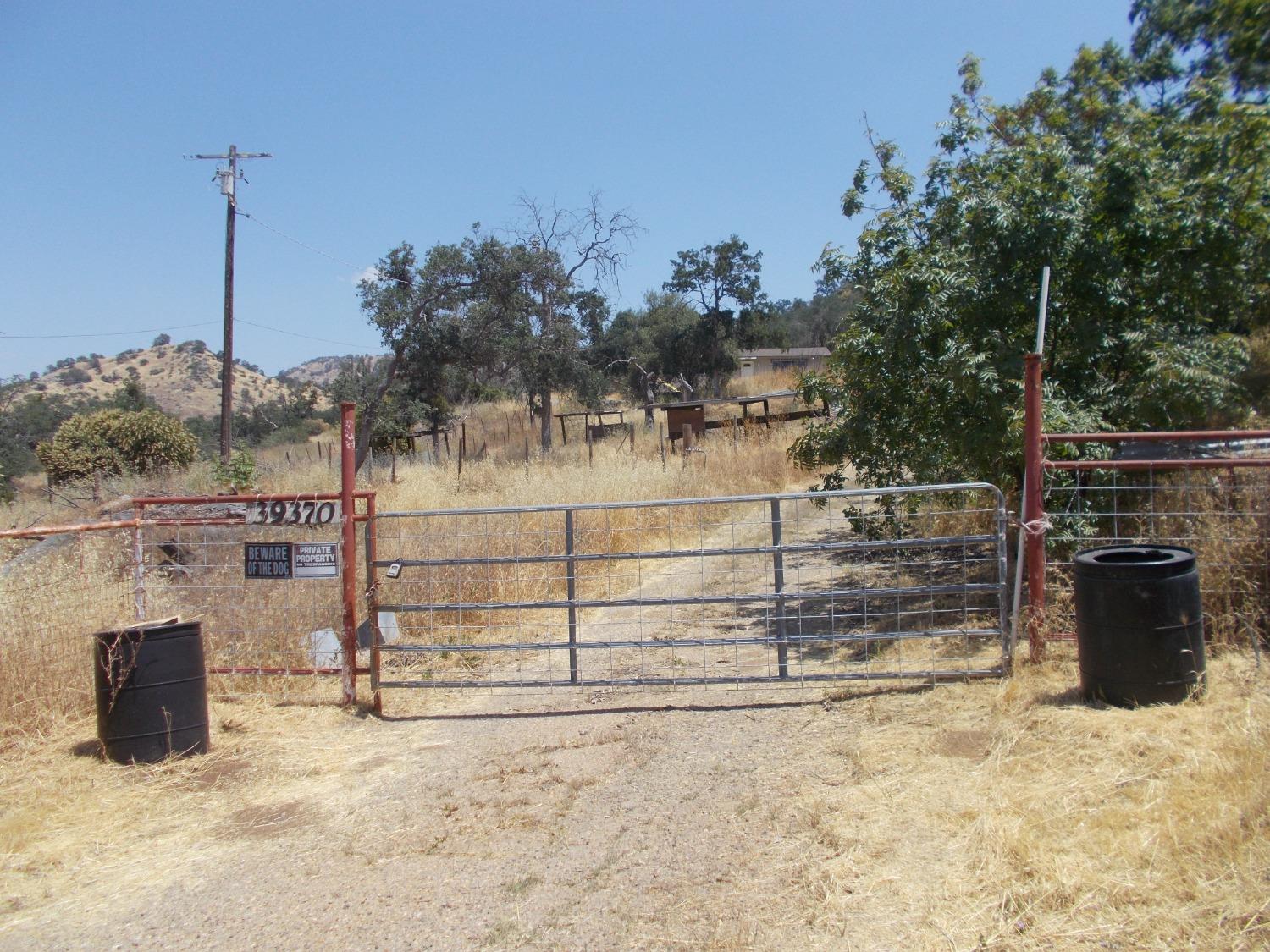 39370 Squaw Valley Road Squaw Valley, CA 93675 - Photo 3 of 25 Gallery Image 3