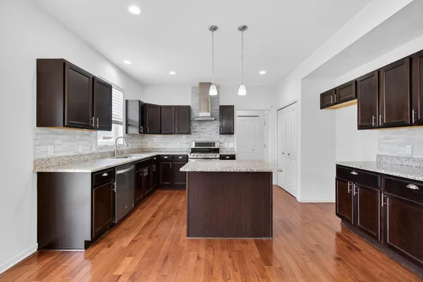 $369,900 | 820 Tanglewood Drive, Jackson, MI 49203