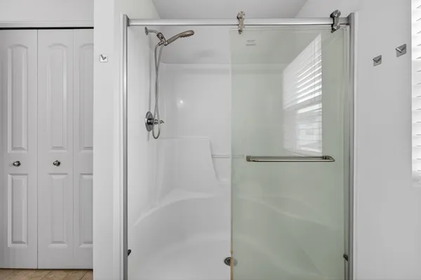 $369,900 | 820 Tanglewood Drive, Jackson, MI 49203