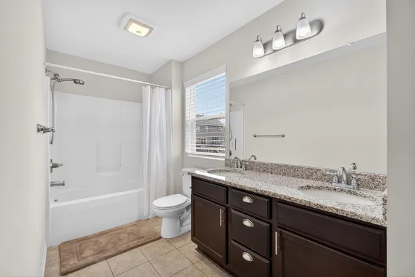 $369,900 | 820 Tanglewood Drive, Jackson, MI 49203