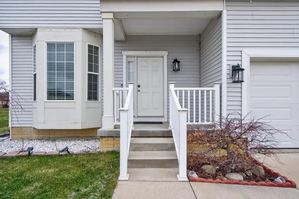 $369,900 | 820 Tanglewood Drive, Jackson, MI 49203