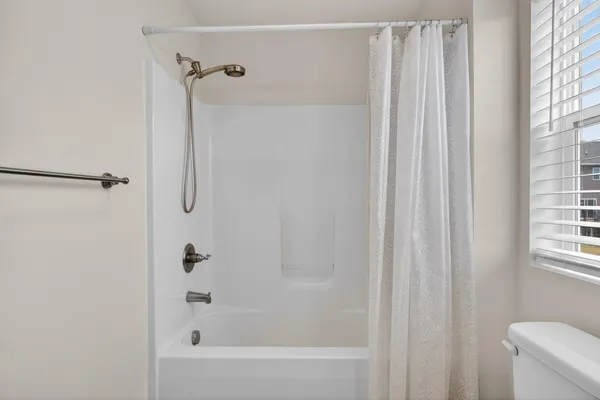 $369,900 | 820 Tanglewood Drive, Jackson, MI 49203