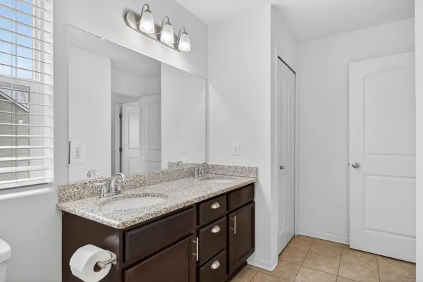 $369,900 | 820 Tanglewood Drive, Jackson, MI 49203