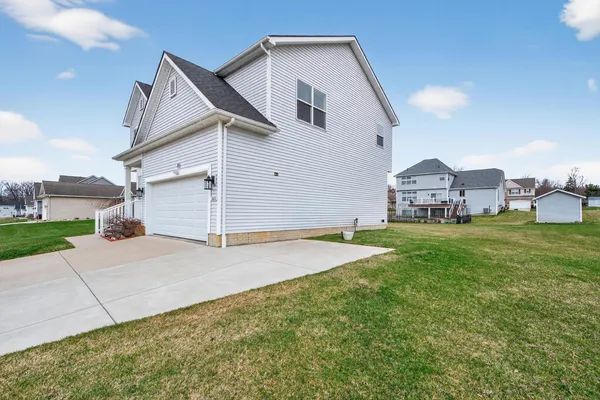$369,900 | 820 Tanglewood Drive, Jackson, MI 49203