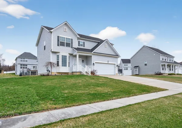 $369,900 | 820 Tanglewood Drive, Jackson, MI 49203