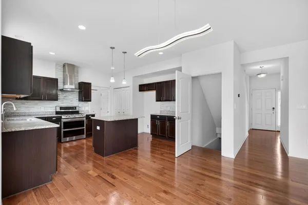 $369,900 | 820 Tanglewood Drive, Jackson, MI 49203