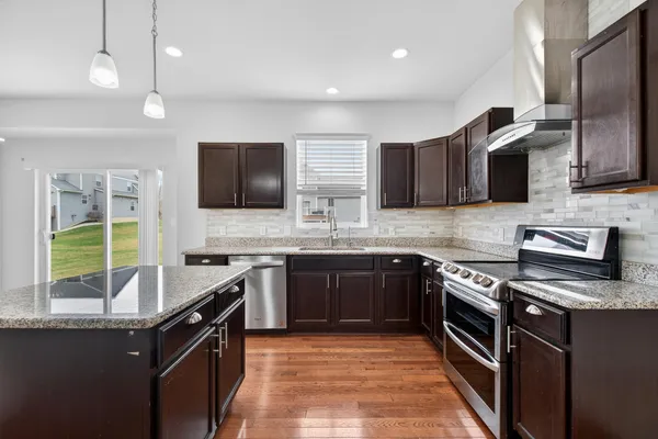 $369,900 | 820 Tanglewood Drive, Jackson, MI 49203