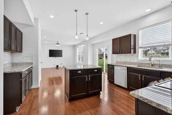 $369,900 | 820 Tanglewood Drive, Jackson, MI 49203