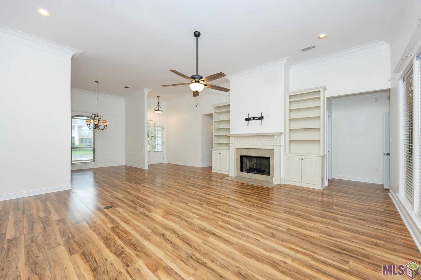 18249 Shadow Creek Avenue Baton Rouge, LA 70816 - Photo 6 of 37