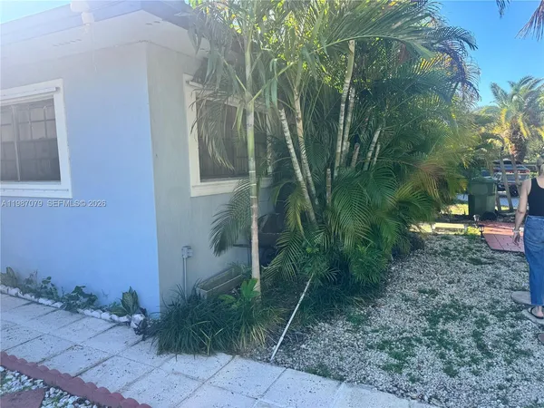 $900 | 11245 Northwest 62nd Avenue, Hialeah, FL 33012