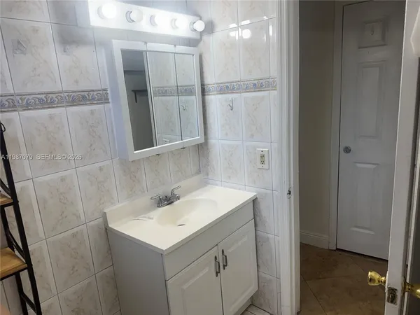 $900 | 11245 Northwest 62nd Avenue, Hialeah, FL 33012