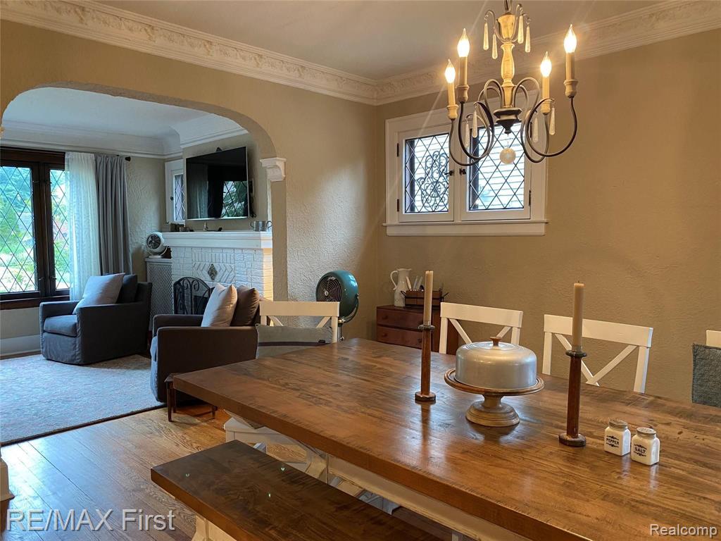 240 Fisher Road Grosse Pointe Farms, MI 48230 - Photo 16 of 54