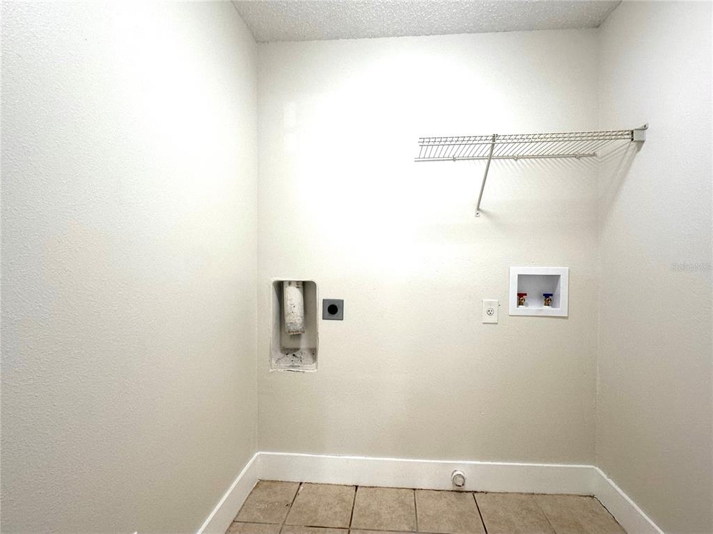 1758 Clarcona Road Apopka, FL 32703 - Photo 18 of 20 a view of a small room