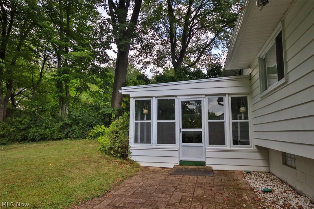 464 Garnette Road Akron, OH 44313 - Photo 3 of 24 Gallery Image 3