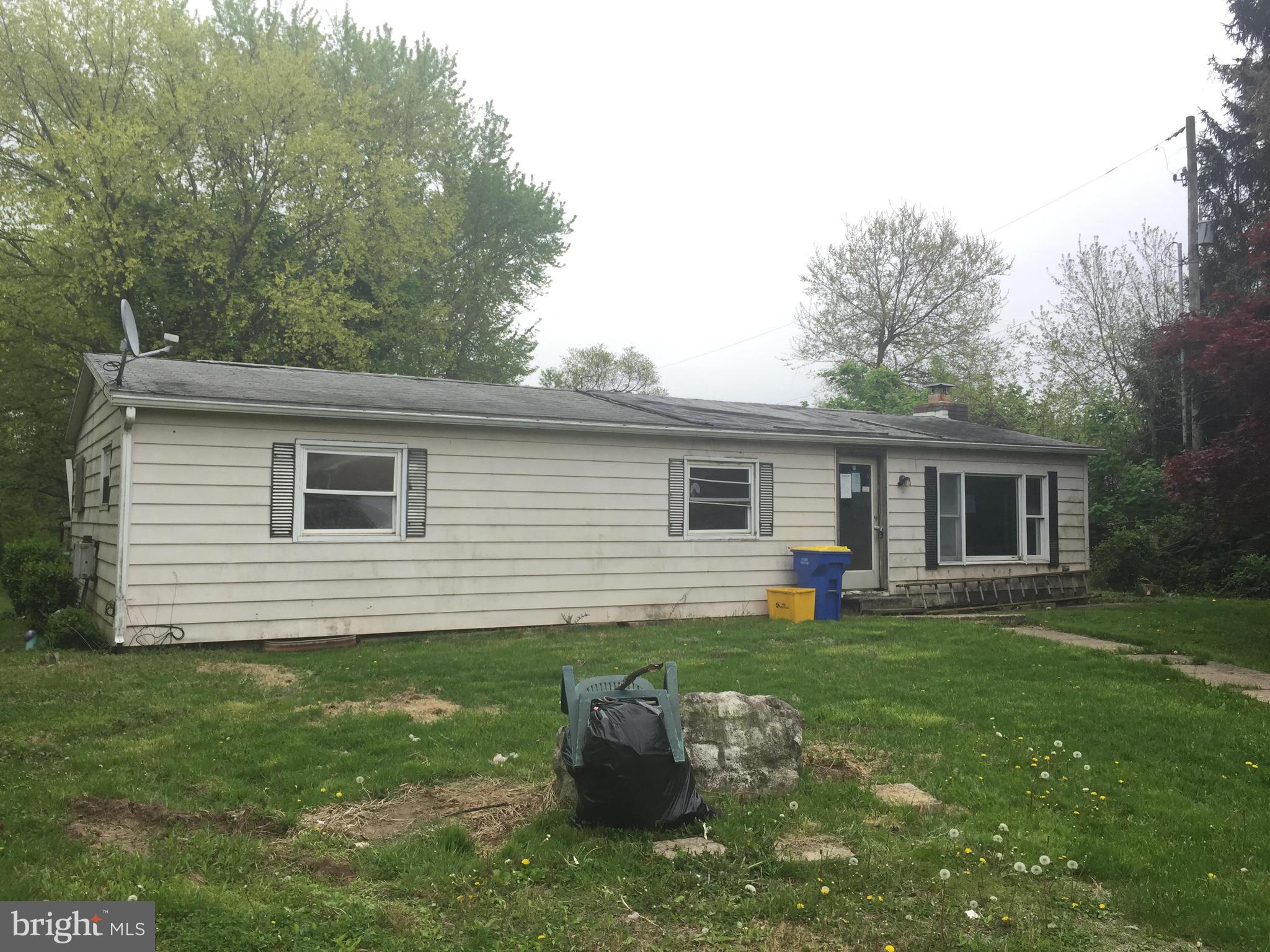 19 Cloverleaf Road York, PA 17406 - Photo 1 of 4