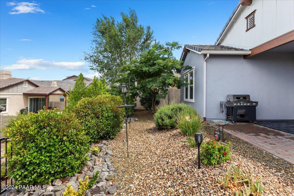 2206 Calgary Drive Prescott, AZ 86301 - Photo 26 of 54 a view of a back yard of the house
