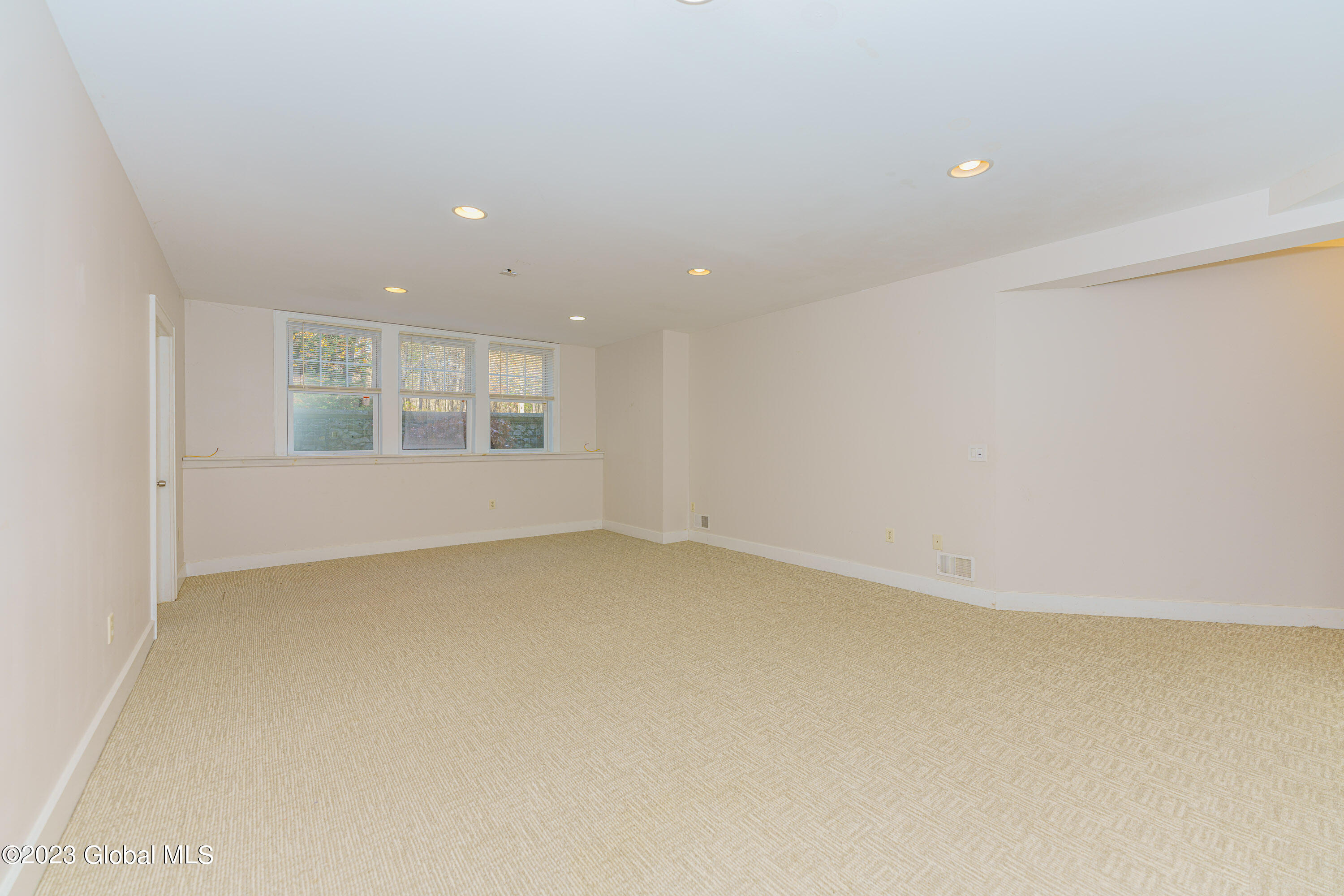 436 Northern Pines Road Wilton, NY 12831 - Photo 17 of 48 4 Familyroom 2
